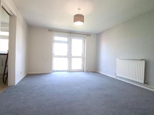 Apartment for rent in London Borough of Croydon, Forestdale