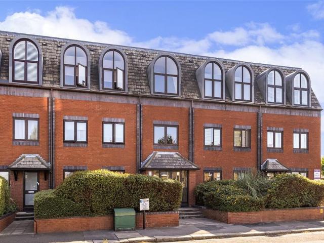 Apartment for rent in London Borough of Hounslow, Greater London