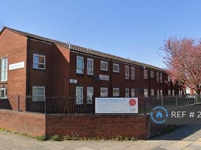 Flat for rent in Calderstones