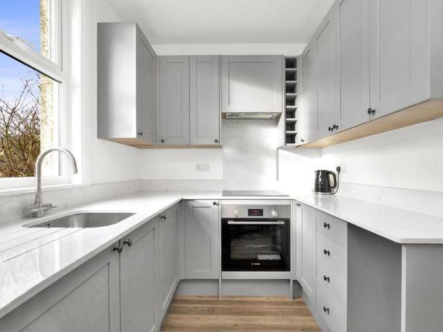 Apartment for rent in Pachesham Park, Surrey