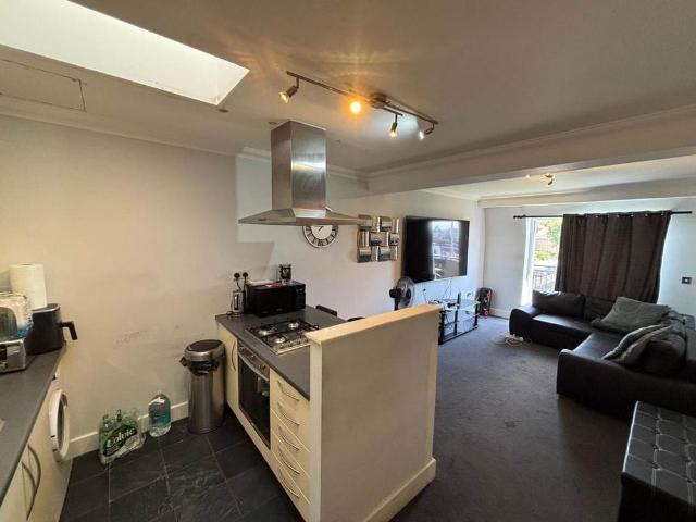 Apartment for rent in Hainault, Greater London