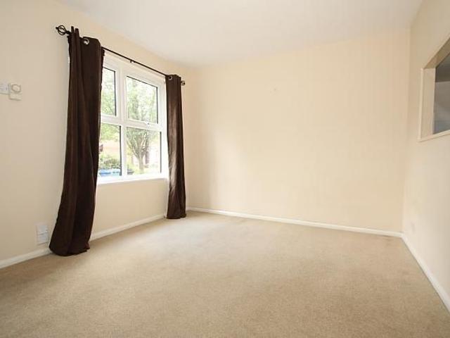 Apartment for rent in Horsell, Woking