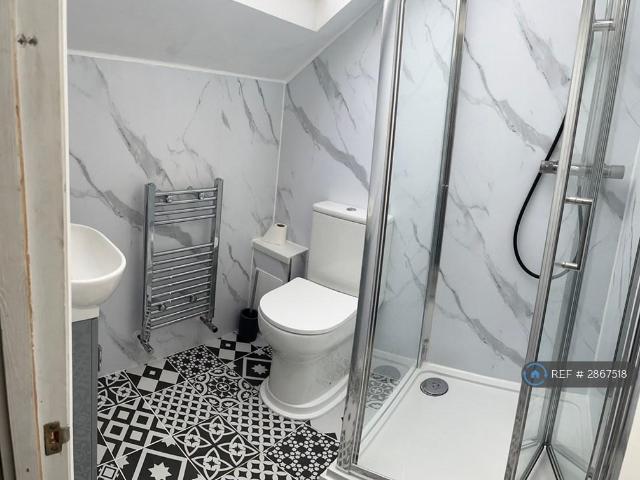 Flat for rent in London Borough of Lewisham, Forest Hill