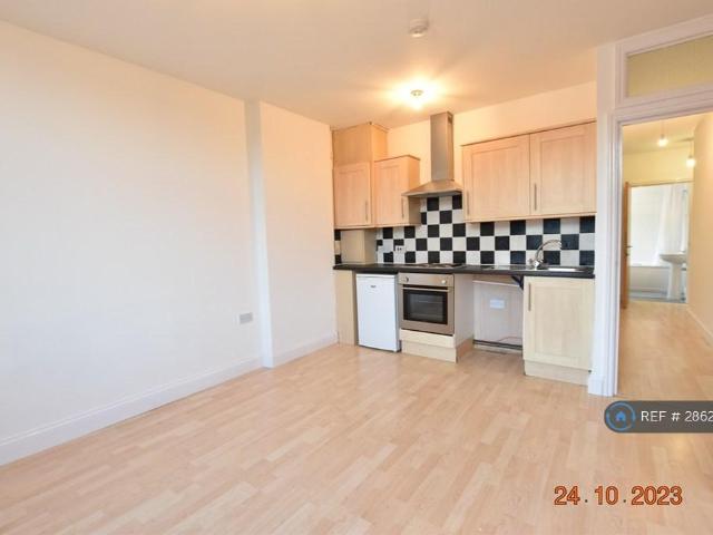 Flat for rent in Spring Park, Luton