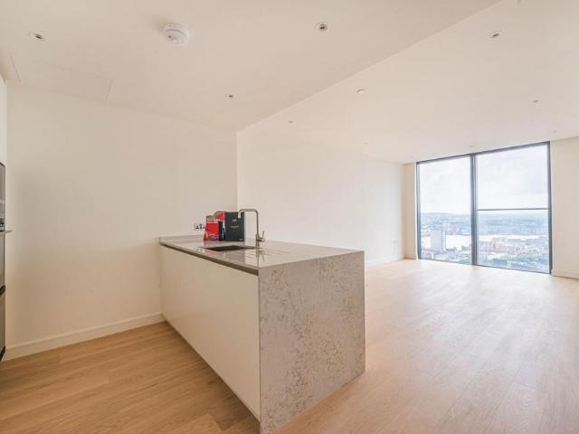 Flat for rent in Isle Of Dogs, Greater London