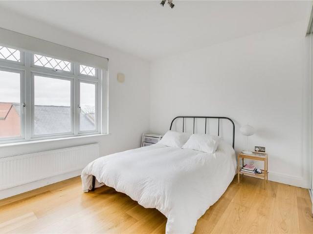 Apartment for rent in London Borough of Richmond upon Thames, Greater London
