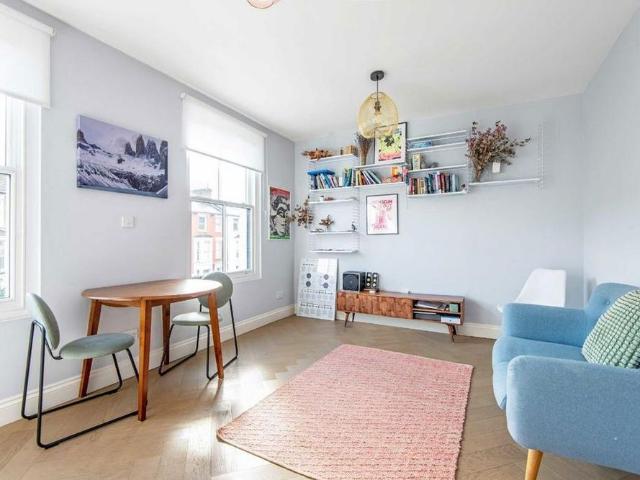 Apartment for rent in Shacklewell, Greater London