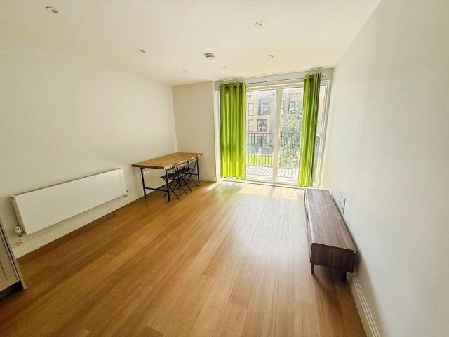 Apartment for rent in Newtown, Reading