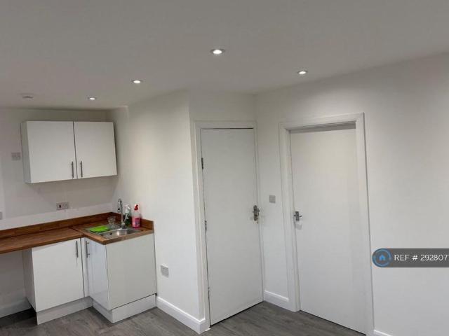 Apartment for rent in London Borough of Ealing, Greater London