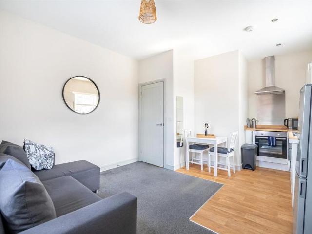 Apartment for rent in Holgate, High Field