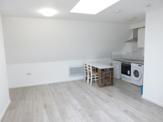 Flat for rent in Golders Green, Isle Of Man