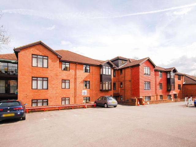 Flat for rent in Woodbridge Hill, Westborough