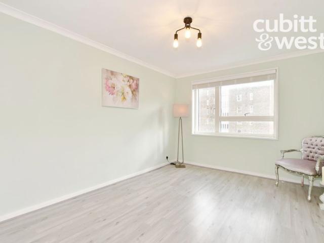 Apartment for rent in Perryfields, West Sussex