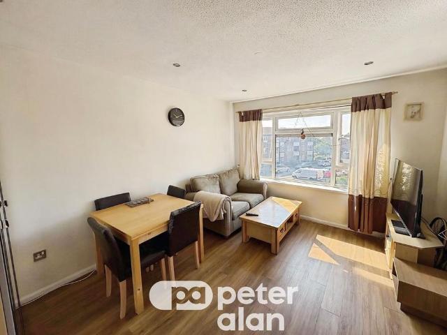 Apartment for rent in Falcon Lodge, Wales