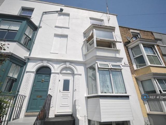 Apartment for rent in West Cliff, Acol