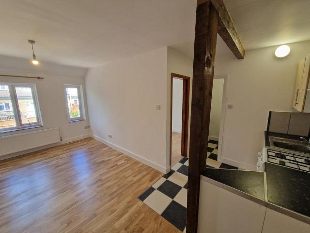 Apartment for rent in Napsbury Park, Five Acres