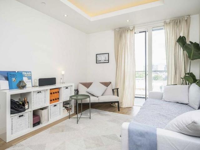 Apartment for rent in St. George in the East, Greater London