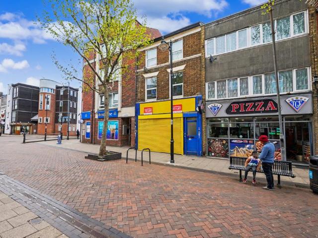 Flat for rent in Brompton, Gillingham