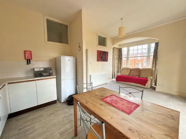 Apartment for rent in South Cliff, Kepwick