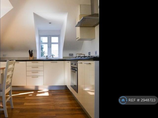 Flat for rent in Brunswick Park, Greater London