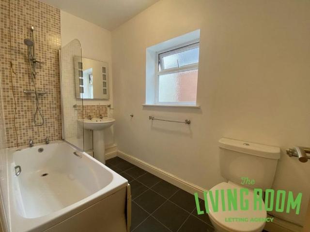 Apartment for rent in Pengam Green, Cardiff