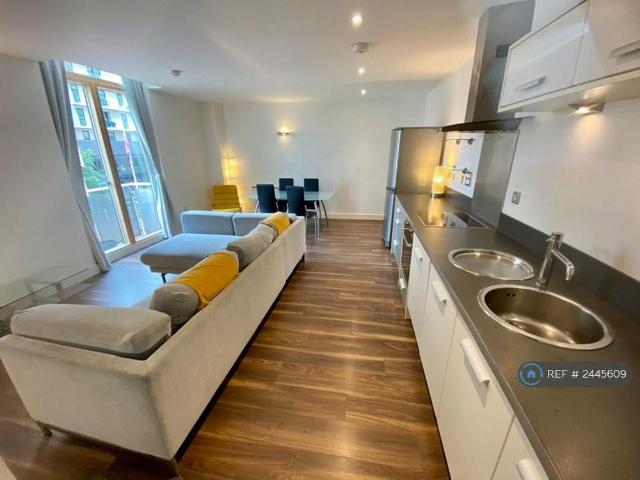 Apartment for rent in City Centre, Salford