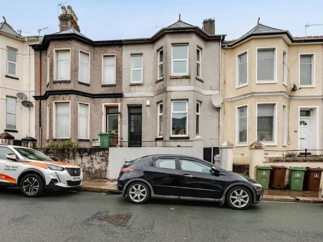 Flat for rent in Lipson Vale, Mount Wise