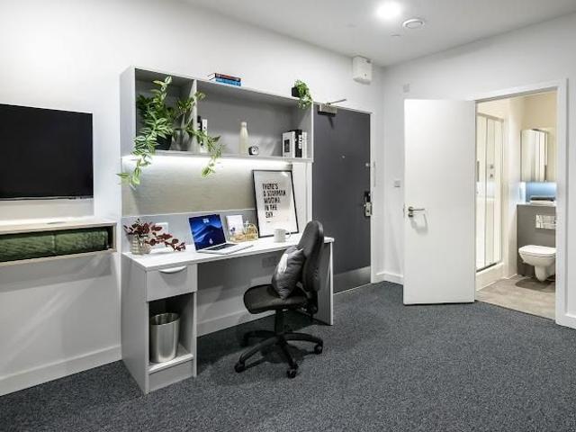 Apartment for rent in Spinney Hills, Old Wharf