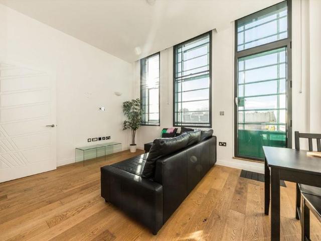Apartment for rent in London Borough of Ealing, Greenford