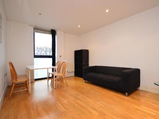 Flat for rent in Islington, Isle Of Man