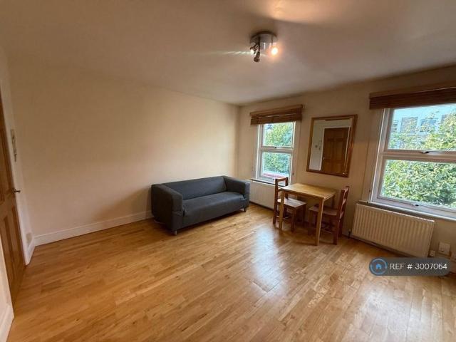 Apartment for rent in Clapham Junction, Greater London