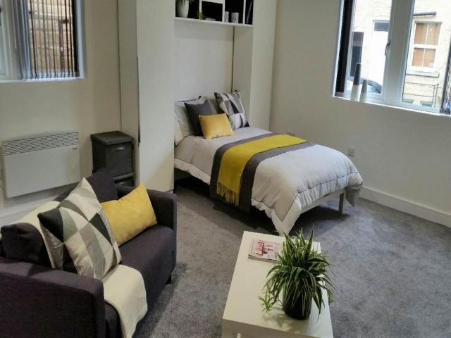 Flat for rent in Huddersfield, Isle Of Man