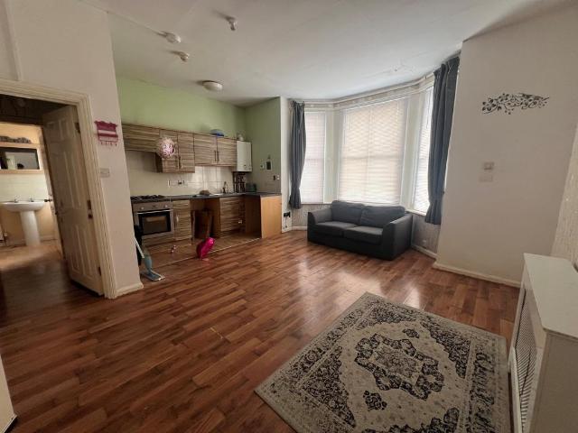 Flat for rent in Blacklands, Guestling Green