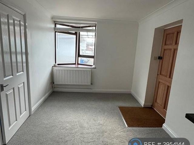 Flat for rent in Carshalton Beeches, Greater London