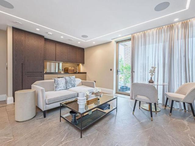 Apartment for rent in Whetstone, Oakleigh Park