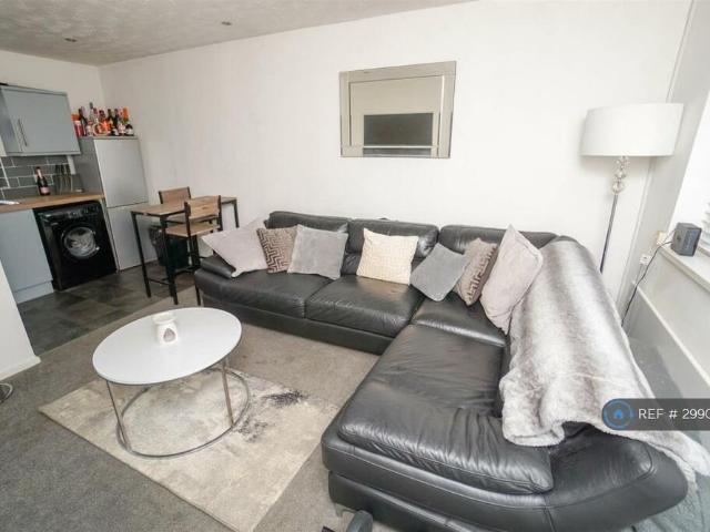 Apartment for rent in Daisy Hill, Lee Bank