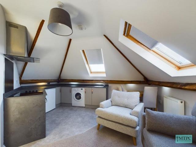 Flat for rent in Holgate, High Field