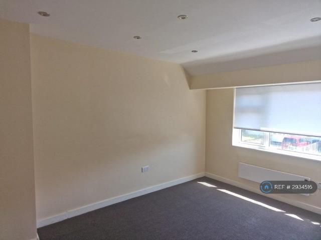 Flat for rent in West Heath, Greater London