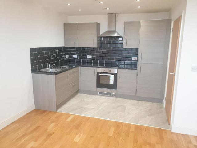 Flat for rent in East End Park, West Yorkshire