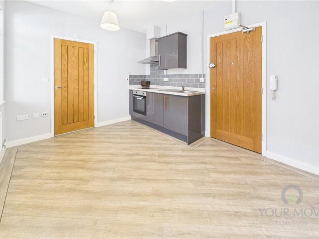 Flat for rent in Semilong, Northampton