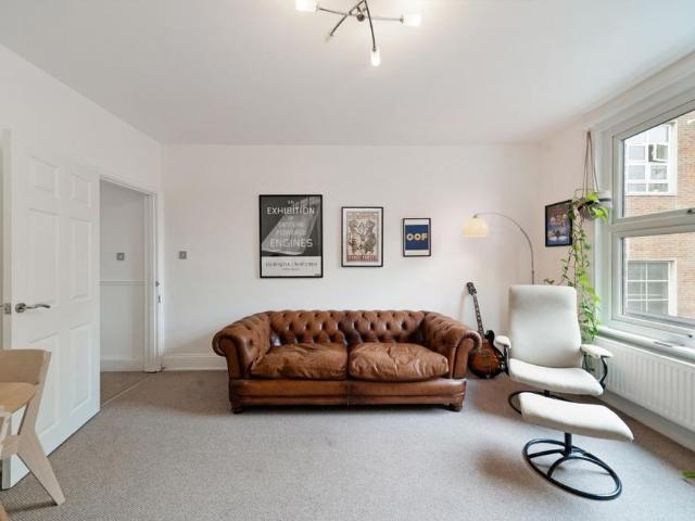 Apartment for rent in Cricklewood, Greater London
