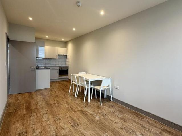 Apartment for rent in Ringlestone, Midway