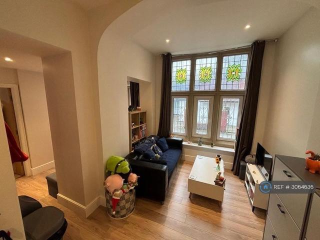 Apartment for rent in Hyde Park, Leeds