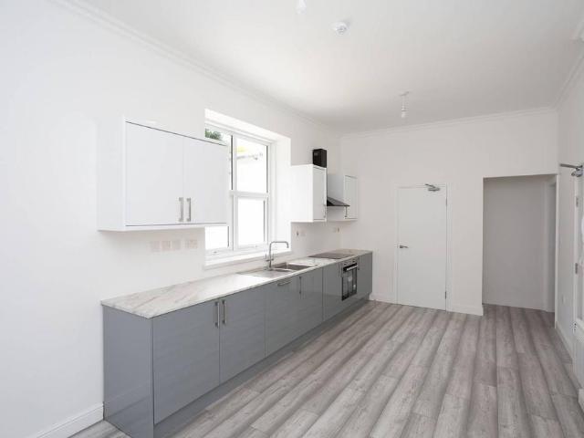 Flat for rent in Bushey, Bushey Heath