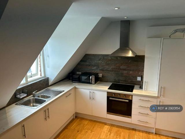 Flat for rent in St James, Sandown Park