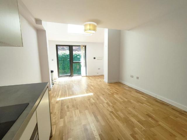 Apartment for rent in Lewes, Iford