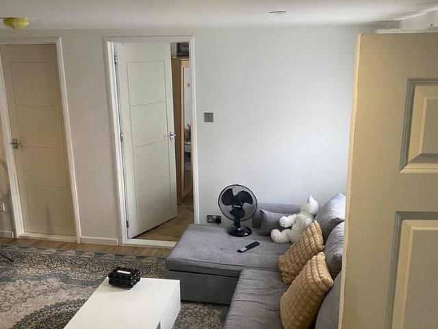 Apartment for rent in London Borough of Croydon, Thornton Heath