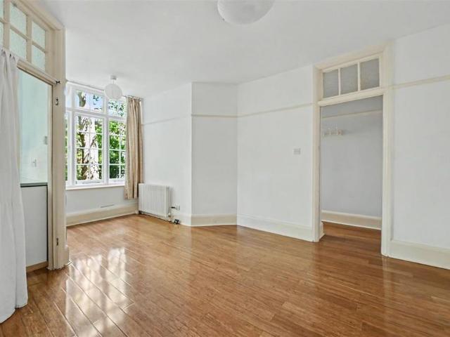 Apartment for rent in Highgate, Greater London