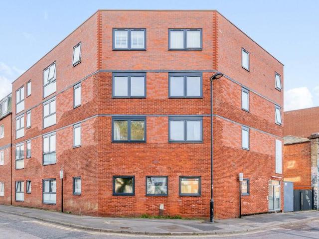 Flat for rent in The Polygon, City Of Southampton