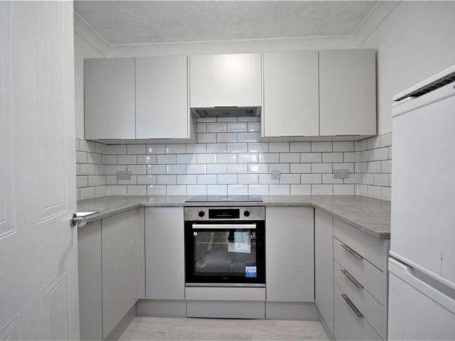 Apartment for rent in Fishersgate, West Sussex